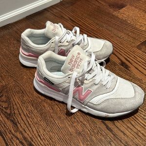 Women’s new balance 997H - part suede white and pink